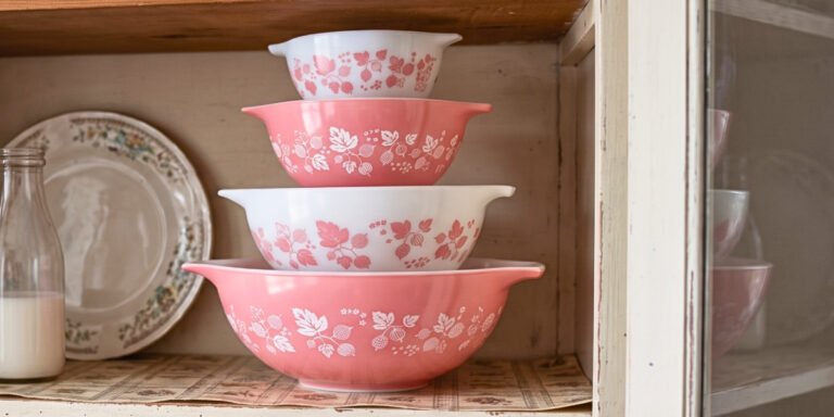 Vintage Pyrex Dishes